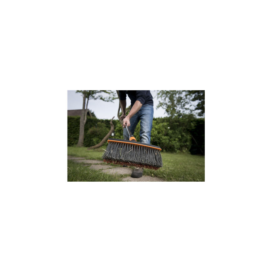Fiskars QuikFit yard brush 1001417 – 2