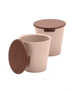 Detail Red gold plastic cup