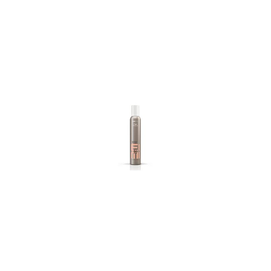Lengvos fiksacijos plaukų putos Wella Eimi Natural Volume (2) 300ml – 2